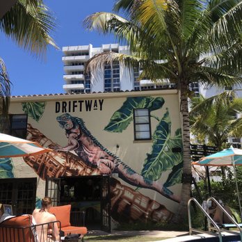 Generator Miami - Pool and bar - Hotels Near Me - Miami Beach, Florida