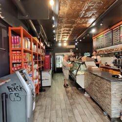 Hot Bagels - Interior