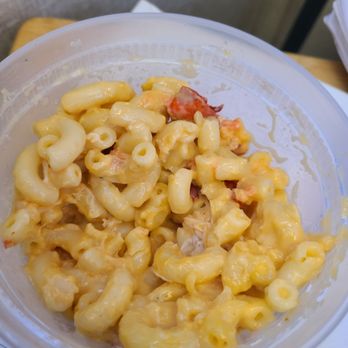 Kona Grill - Lobster Mac and cheese not terrible about what you would expect from a chain. I will eat this for lunch but the burger is in the trash. - New American Near Me - Iselin, New Jersey Kona Grill - Lobster Mac and cheese not terrible about what you would expect from a chain. I will eat this for lunch but the burger is in the trash. - New American Near Me - Iselin, New Jersey