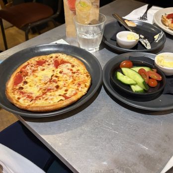 Pizza Express - Cheese pizza and salad - Pizza Near Me - London, XGL