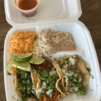 Taquería El Valle - 3 Taco plate - Tacos Near Me - Bolingbrook, Illinois