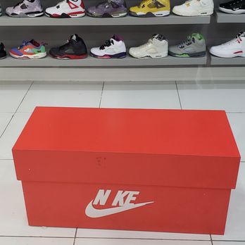 RARE - Shoe Stores Near Me - Plantation, Florida