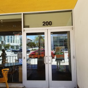 Veggie Grill by Next Level - Front door and outdoor seating area - Vegan Near Me - Pasadena, California