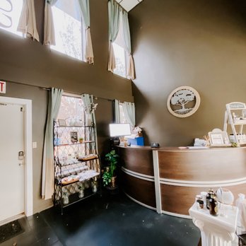 Echelon Day Spa - Reception/Check in area - Nail Salons Near Me - Edmond, Oklahoma Echelon Day Spa - Reception/Check in area - Nail Salons Near Me - Edmond, Oklahoma