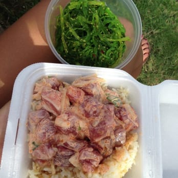Ono Seafood - Spicy ahi and seaweed salad! - Seafood Near Me - Honolulu, Hawaii Ono Seafood - Spicy ahi and seaweed salad! - Seafood Near Me - Honolulu, Hawaii