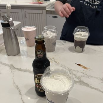 MilkShake Factory Downtown - Desserts Near Me - Pittsburgh, Pennsylvania