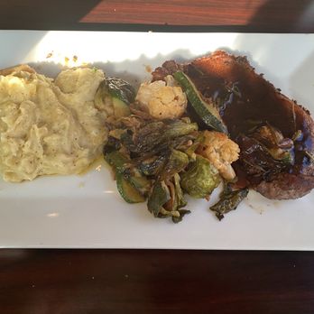 Mi Bella Restaurante - Steak and mashed potatoes - Salad Near Me - Branford, Connecticut