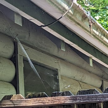 Aunt Bug's Cabin Rentals - Gross! Outside above hot tub. - Vacation Rentals Near Me - Pigeon Forge, Tennessee Aunt Bug's Cabin Rentals - Gross! Outside above hot tub. - Vacation Rentals Near Me - Pigeon Forge, Tennessee