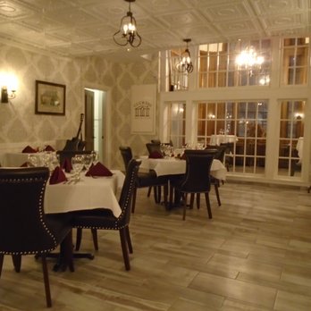 Club 300 - Main dining room - the food & service don't match the fancy decor! - American Near Me - Anoka, Minnesota Club 300 - Main dining room - the food & service don't match the fancy decor! - American Near Me - Anoka, Minnesota