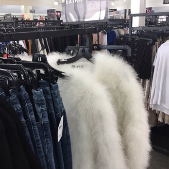 Saks OFF 5TH - The 40% off Discount display - Department Stores Near Me - New York, New York Saks OFF 5TH - The 40% off Discount display - Department Stores Near Me - New York, New York