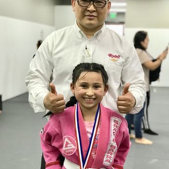 Gracie Barra - Muay Thai Near Me - Northridge, California