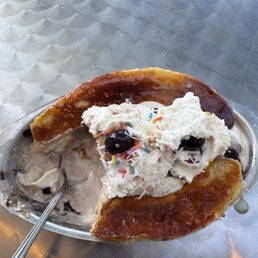25$ banana split 25$ banana split