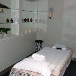 Diamonds Springs Massage