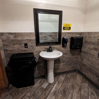 Big Bear Mountain Brewery - Bathroom is clean and well-maintained. - Pubs Near Me - Big Bear Lake, California Big Bear Mountain Brewery - Bathroom is clean and well-maintained. - Pubs Near Me - Big Bear Lake, California