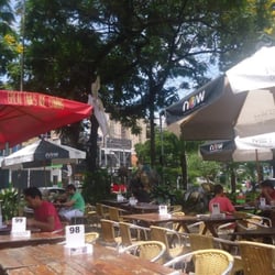 Praça do Boteco - Vista da praça, o ambiente principal que dá lugar ao nome do restaurante/boteco.