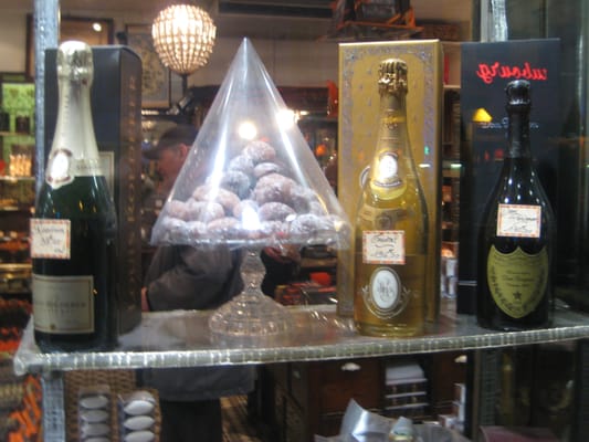 À la Mère de Famille by null