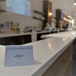 Manicure bar