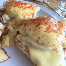Classic Eggs Benedict