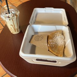 Havana Cafe - Amazing deluxe crepe and Carmel frappe.