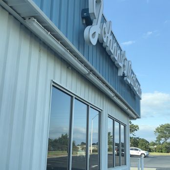 Johnnys Barbecue - Outside - Barbeque Near Me - Louisburg, North Carolina