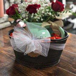 Down Home Boutique - Free Gift-wrapping!