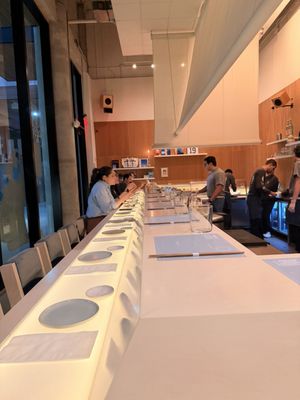 PARI PARI Handroll Bar by null