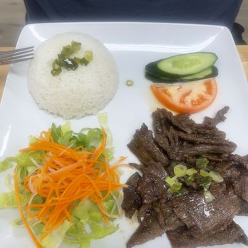 Van Vietnamese Cuisine - Steak rice plate - Vietnamese Near Me - Hilo, Hawaii