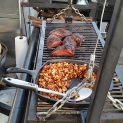 Ben's Best Grill & BBQ - Tremendous oak grilled Tri-tip outside La Cumbre at Ben's Best food truck. Chicken wings were awesome too. Here every Sunday.
