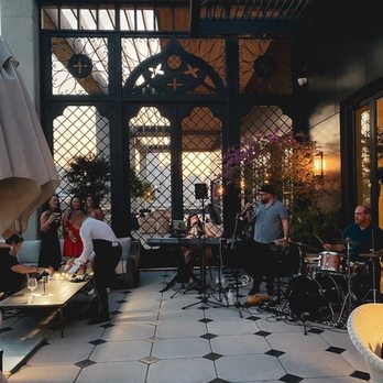 Aperitivo - Live music, yes please! - Cocktail Bars Near Me - Houston, Texas