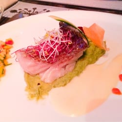Poissonerie le Môle - Pavé de Vieille Sauvage, purée de pois chiches et beurre yuzu