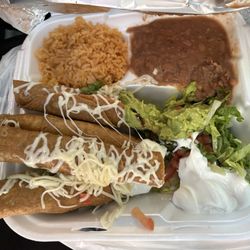 El Famous Burrito - 4 pc Flautas Dinner