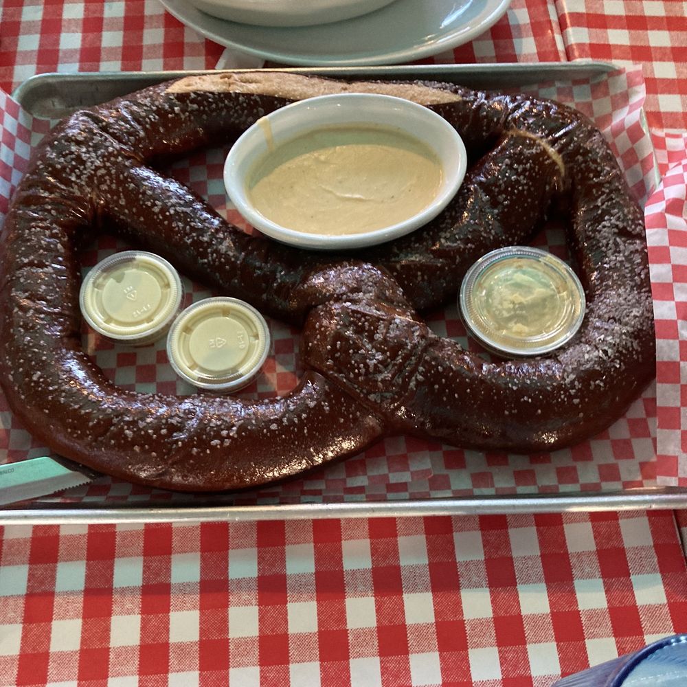 Dell Rhea's Chicken Basket - Giant pretzel I ate by myself - American Near Me - Willowbrook, Illinois