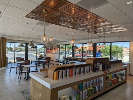 The Coffee Bean & Tea Leaf by null