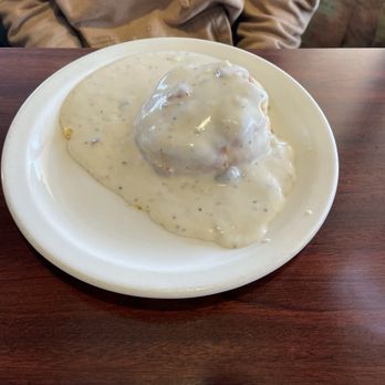 The Best Breakfast Cafe - Biscuit and gravy - American Near Me - Oxnard, California