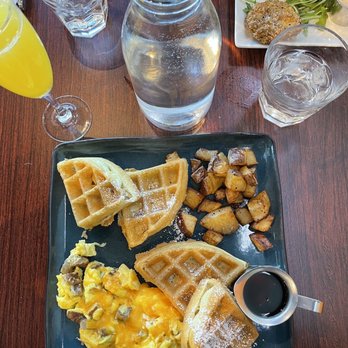 Mimosas - Dad's eggs and fried green tomatoes - American Near Me - Denver, Colorado Mimosas - Dad's eggs and fried green tomatoes - American Near Me - Denver, Colorado