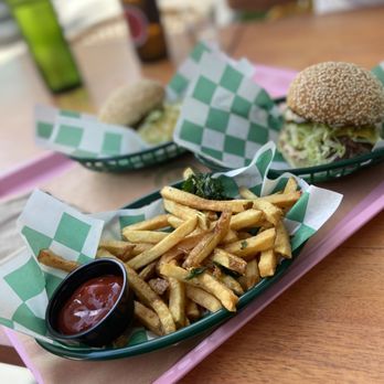 Over Under - Fried and burgers - Burgers Near Me - Miami, Florida