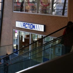 Action - Vanaf de roltrap gezien..