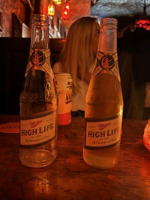 Freddy's Bar by null