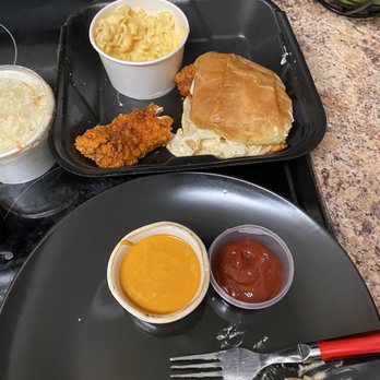 Angry Chickz - Mac and cheese and coleslaw - Chicken Shop Near Me - San Jose, California