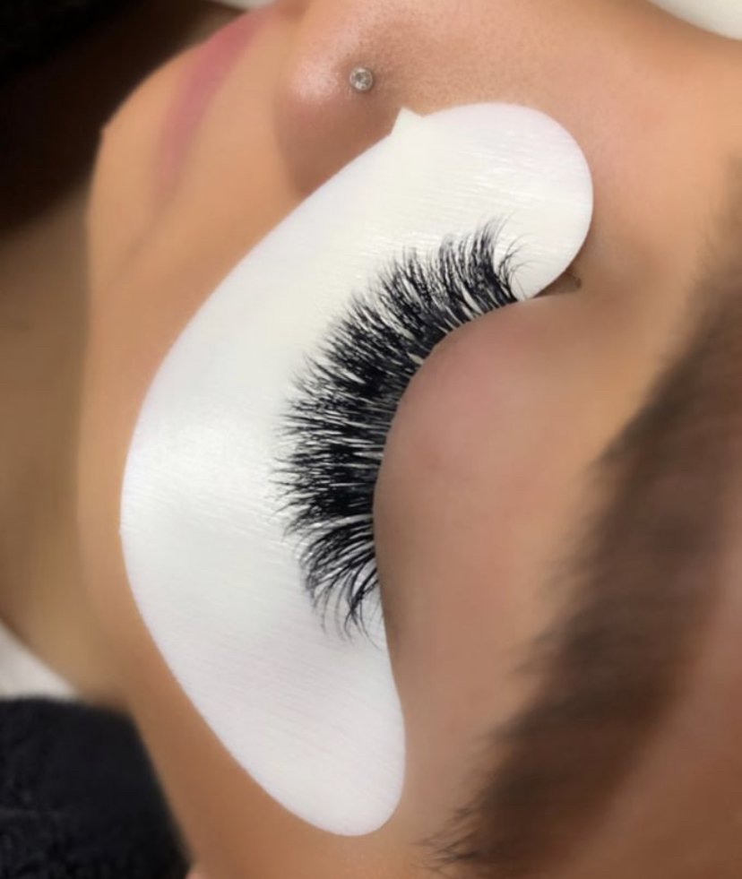 Lash bea Logo