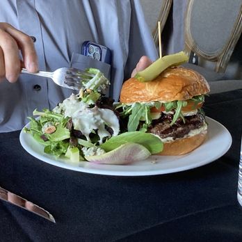 Le Sel Bistro - Burger - Breakfast & Brunch Near Me - Tacoma, Washington