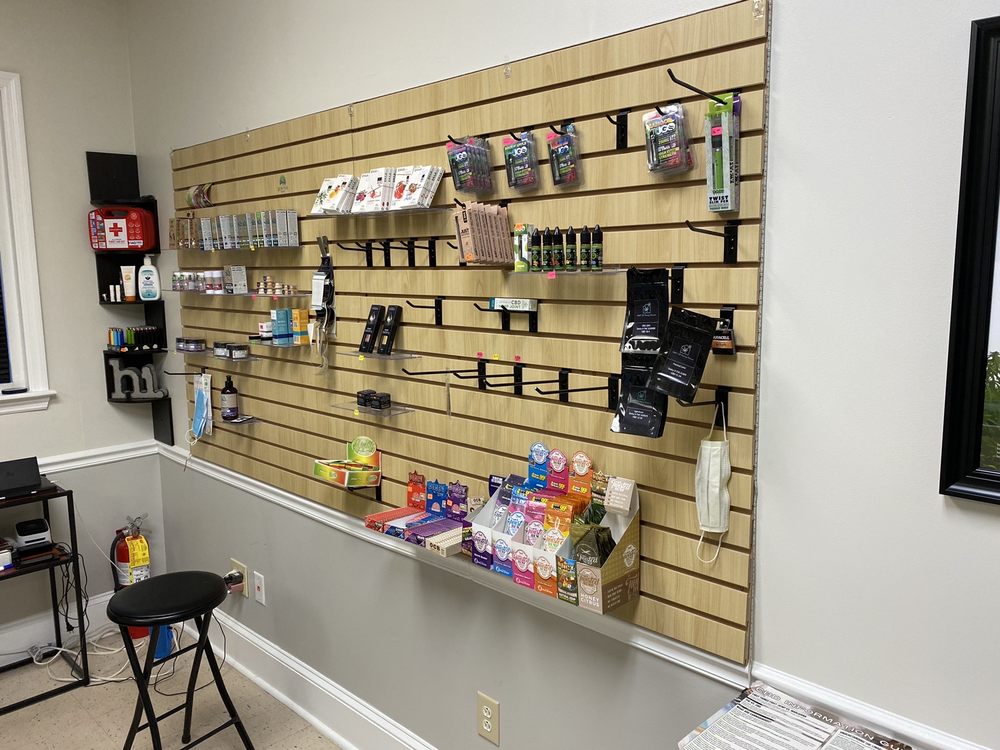 HWY 27 HEMP HOUSE Updated September 2024 10 Photos 35 Macon Dr