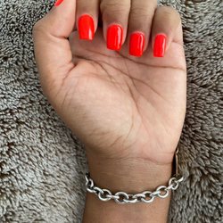 Euphoria Nail Bar - Removed old acrylic and did a gel manicure.