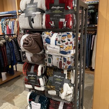 Eddie Bauer - Fleece throws - Men's Clothing Near Me - Livonia, Michigan