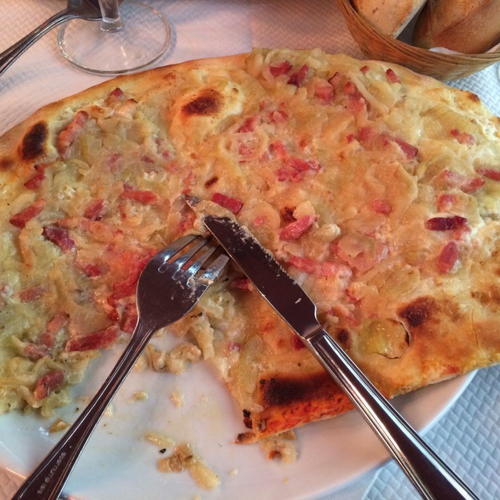 Taverne Masséna - Really good pitza, crispy crust and tasty - Brasseries Near Me - Nice, 06 Taverne Masséna - Really good pitza, crispy crust and tasty - Brasseries Near Me - Nice, 06