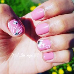 Nail Lounge 88