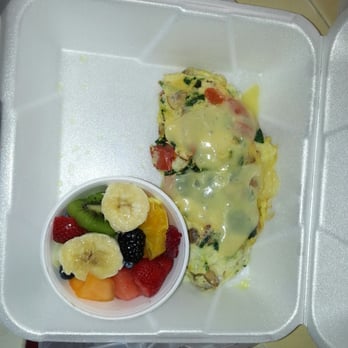 Curbside Cafe - Spinach omelette and fruit cup.  Superb and fresh - Breakfast & Brunch Near Me - Vista, California