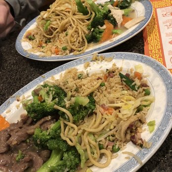 China Villa - Partially eaten beef and chicken in white sauce (only gluten free sauce) with fried rice and Chicken Chow Mein. - Chinese Near Me - Rocklin, California China Villa - Partially eaten beef and chicken in white sauce (only gluten free sauce) with fried rice and Chicken Chow Mein. - Chinese Near Me - Rocklin, California