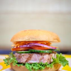 3XL - Hamburguesa de Lomo de Atún Fresco/ Fresh Tuna Loin Burger