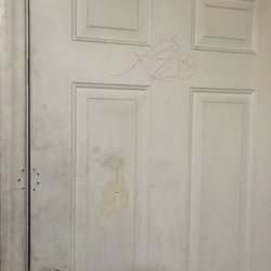 Nites Inn - Dirty disgusting door
